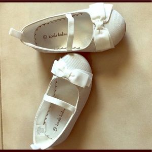 Koala kids girls white shoes